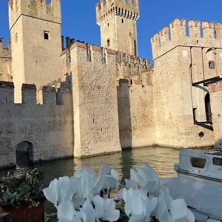 Sirmione Apartment